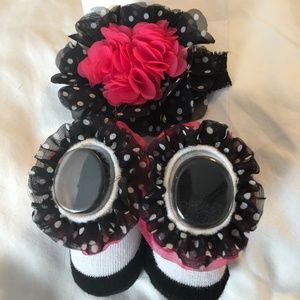 NWOT Stepping Stones Novelty Headwrap & Socks